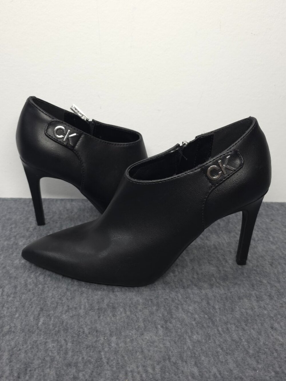 Calvin Klein KChally2 Women's 8M Black Pointed Toe Stiletto Booties